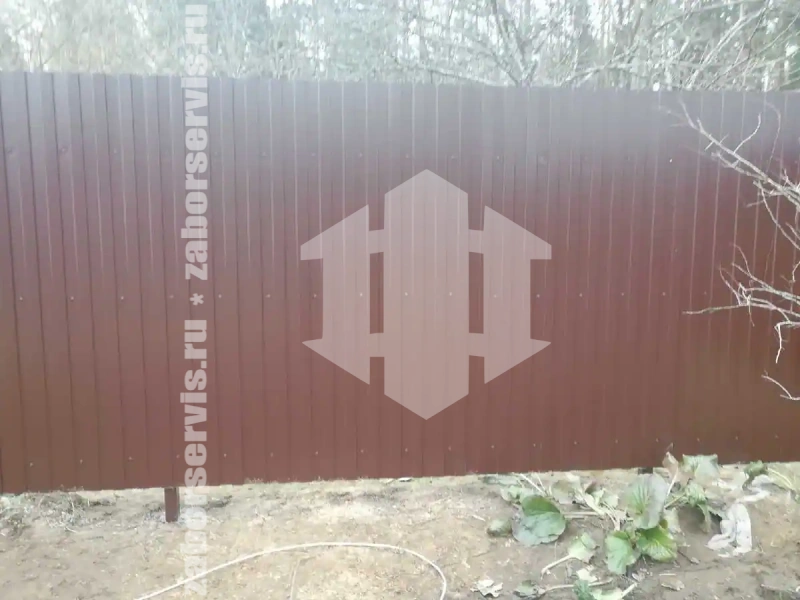 Забор из профнастила с бетонированием столбов 50 метров
