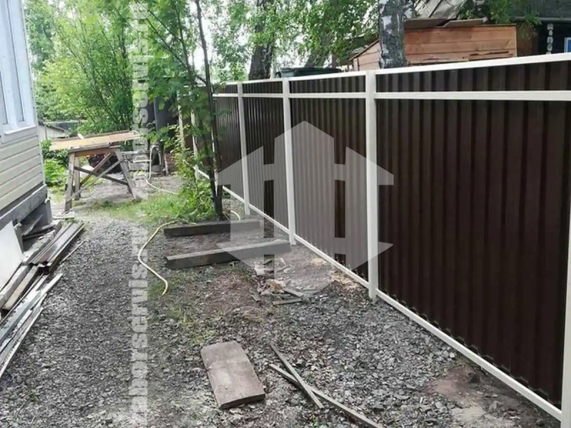 Забор из профнастила 58 метров коричневый