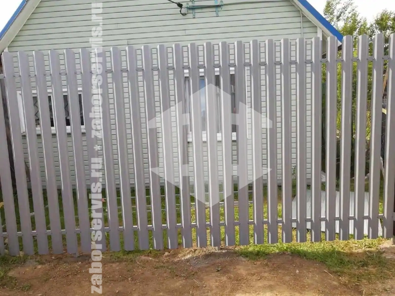 Забор из металлического штакетника оцинкованный 60 метров