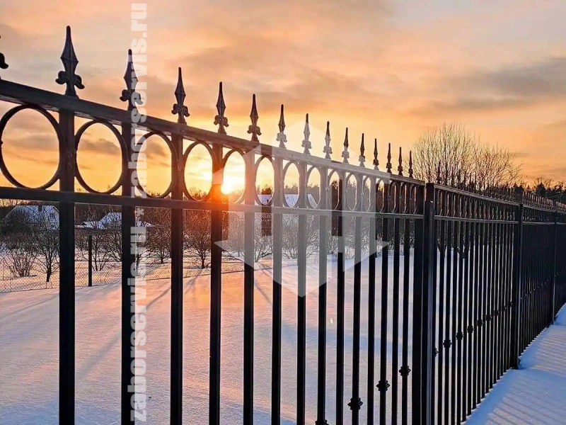 Сварной забор из профильной трубы 150 метров