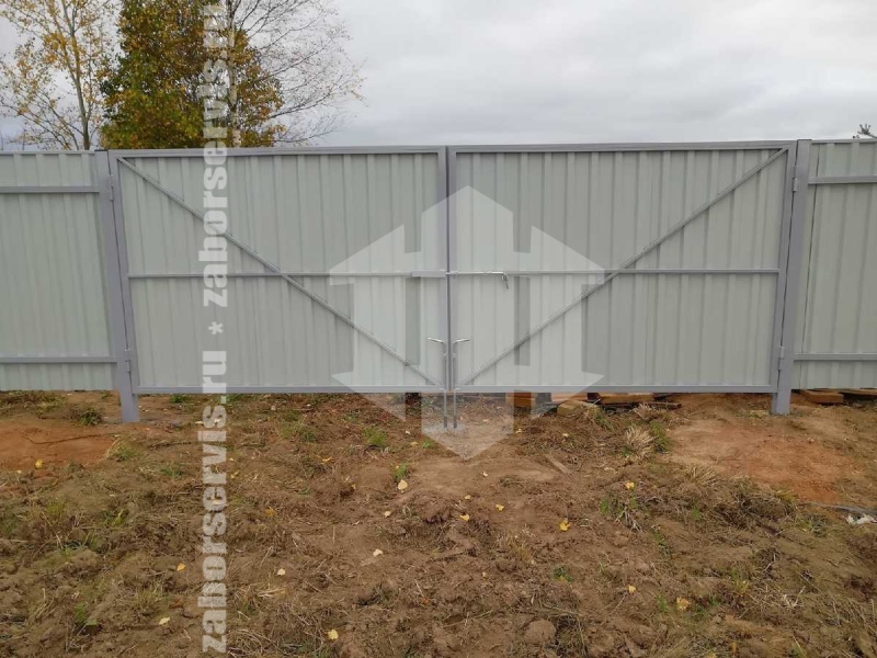 Забор из профнастила с бетонированием столбов 45 метров