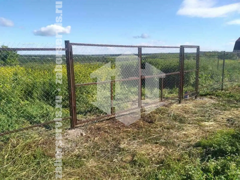 Забор из сетки рабицы на профильном каркасе 130 метров