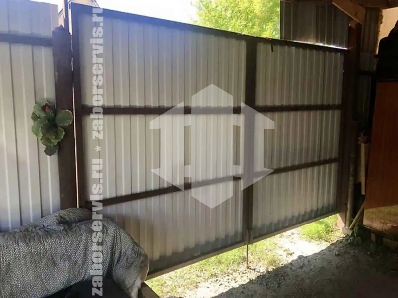 Забор из профнастила с воротам 40 метров