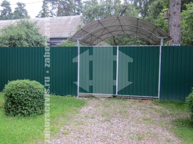 Забор из профнастила с забивными столбами 33 метра