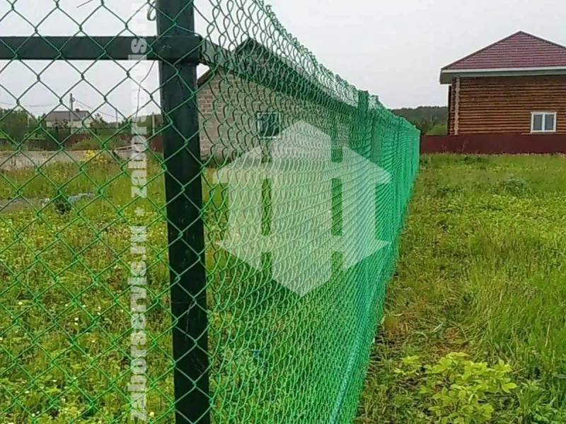 Забор из сетки рабицы на профильном каркасе 69 метров