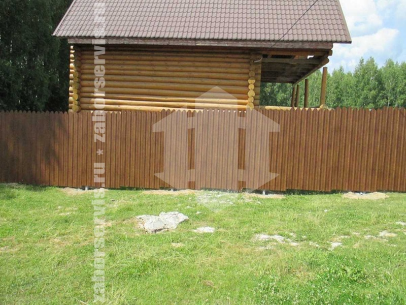 Забор из профнастила под дерево 31 метр