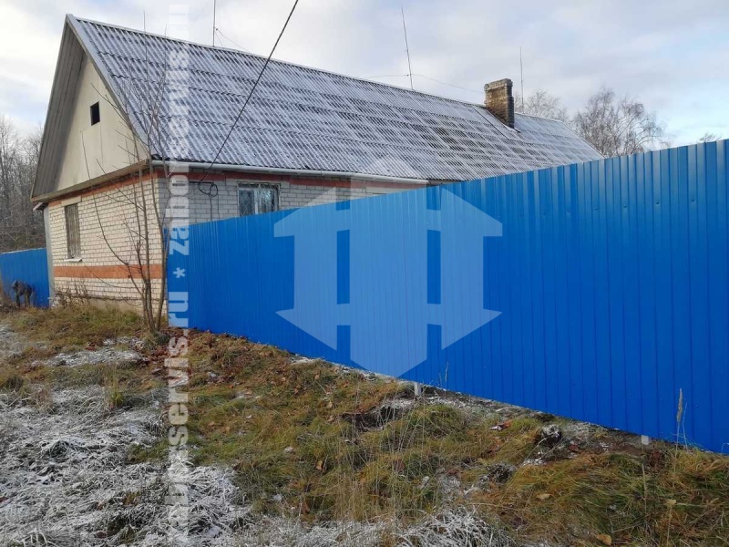 Забор из профнастила с утрамбовкой щебнем 55 метров